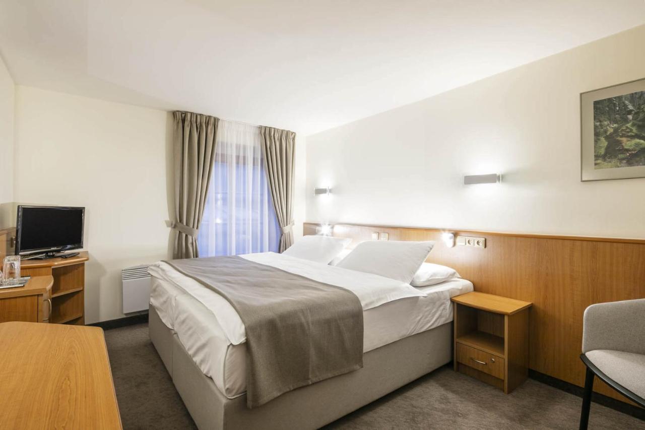 Hotel Ostrov Tisá Εξωτερικό φωτογραφία