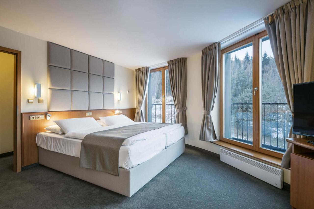 Hotel Ostrov Tisá Εξωτερικό φωτογραφία